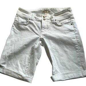 CABI Women's White Denim Bermuda‎ Jean Shorts Size 6 Casual Summer Double Button